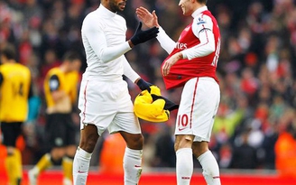 Arsenal từng muốn đòi tiền Thierry Henry